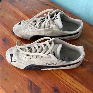 Puma Speed Cat Suede Beige and Black Sneakers. Light brown/dark brown accents.